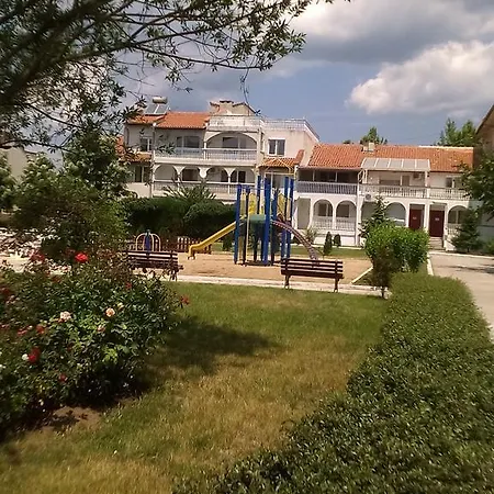 Bravo 1-vichevi Lägenhet Slăntjev Brjag