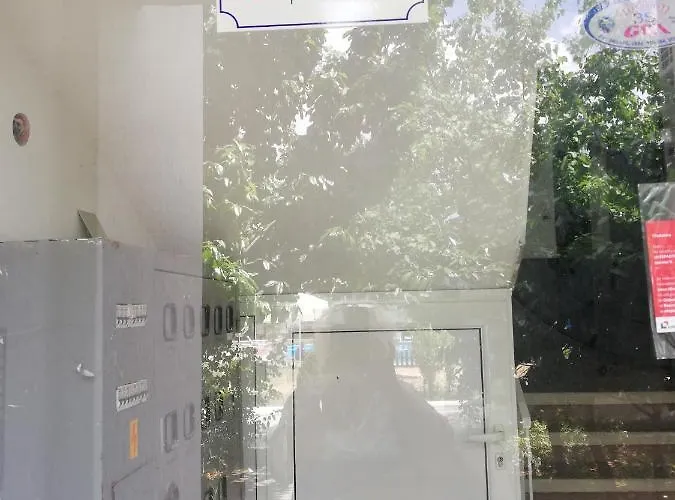 Bravo 1-vichevi Σάνι Μπιτς