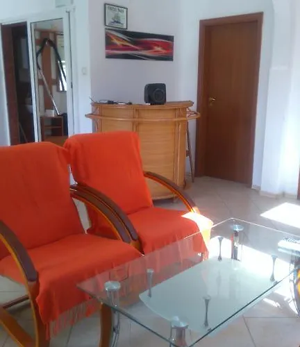 Bravo 1-vichevi 公寓 *