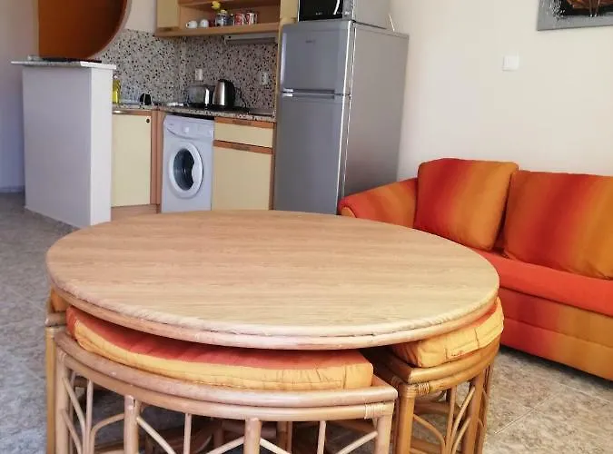 Bravo 1-vichevi 公寓 阳光海滩